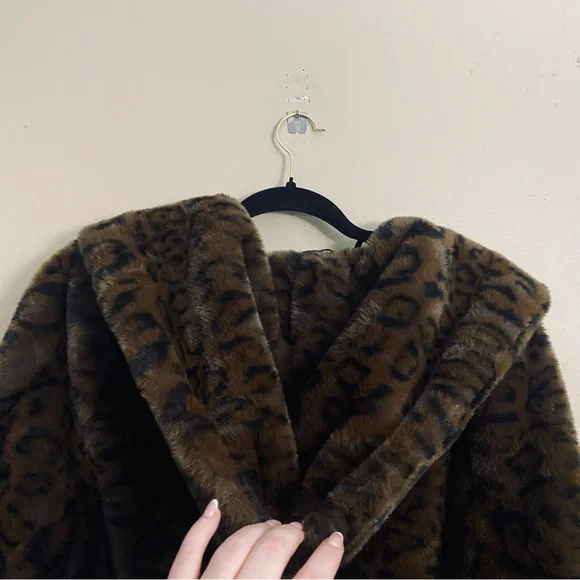 Rebecca Minkoff NWT Leopard Vegan Faux Fur Wrap Belted Coat With Hood Size Large - Picture 11 of 12